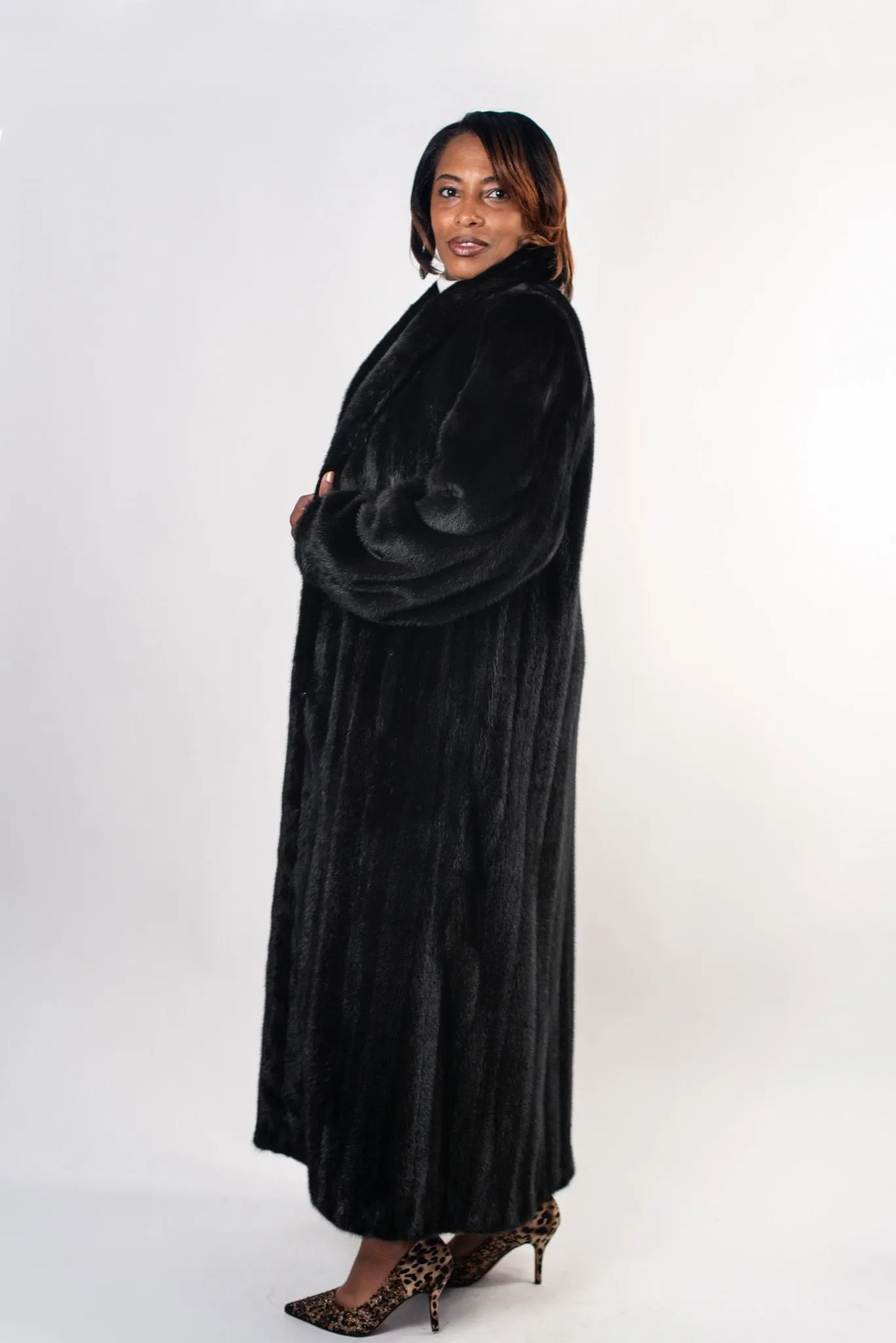 Rippe's Furs Full Length Shawl Collar Mink Fur Coat - Black