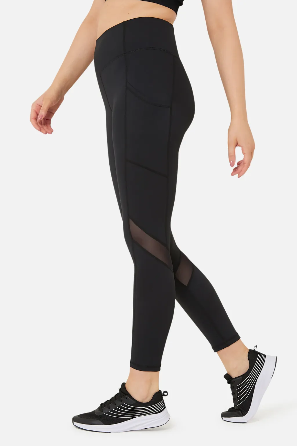 Sports Leggings With Deep Side Pockets in Black