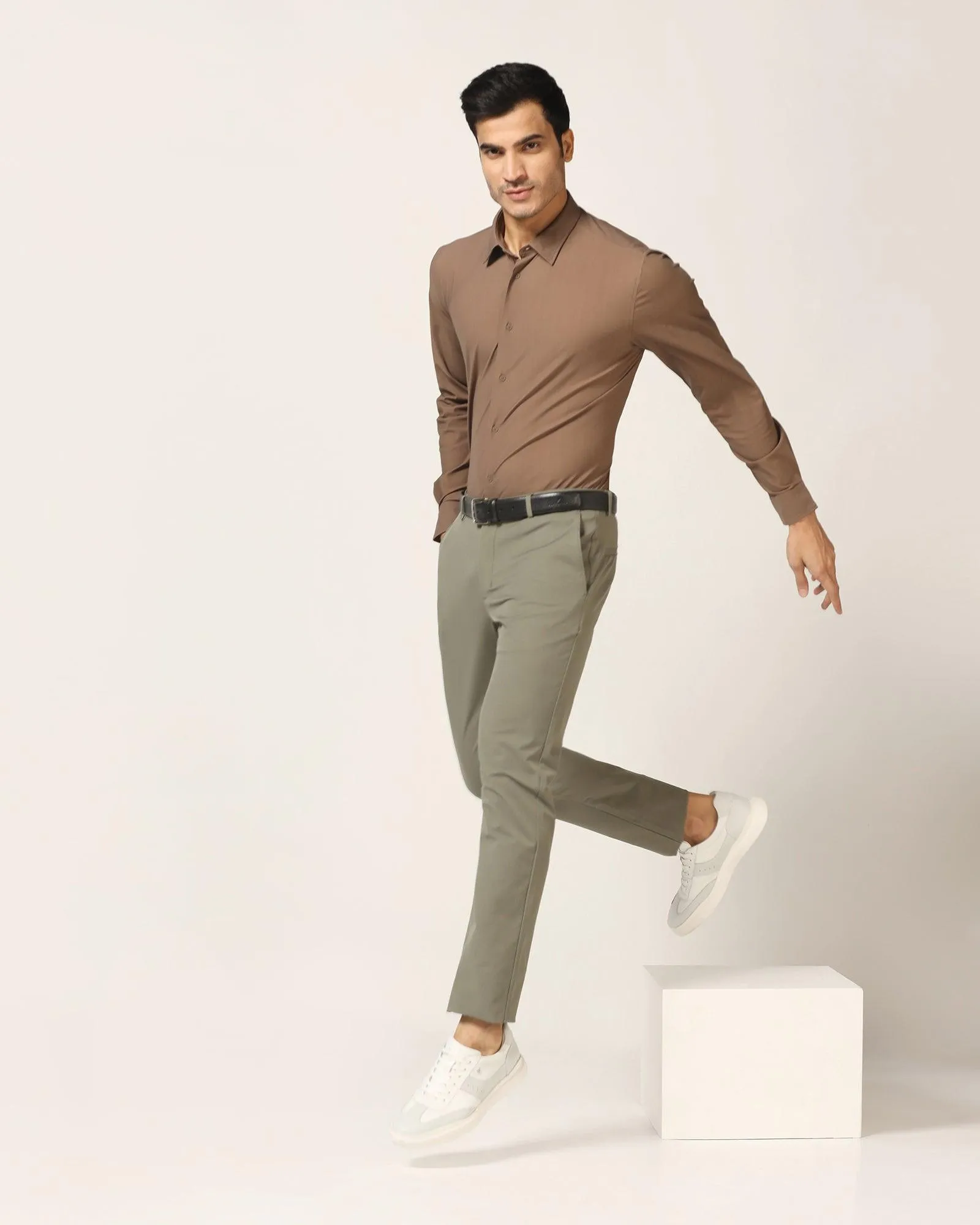 TechPro Slim Fit B-91 Casual Thyme Green Solid Khakis - Borros