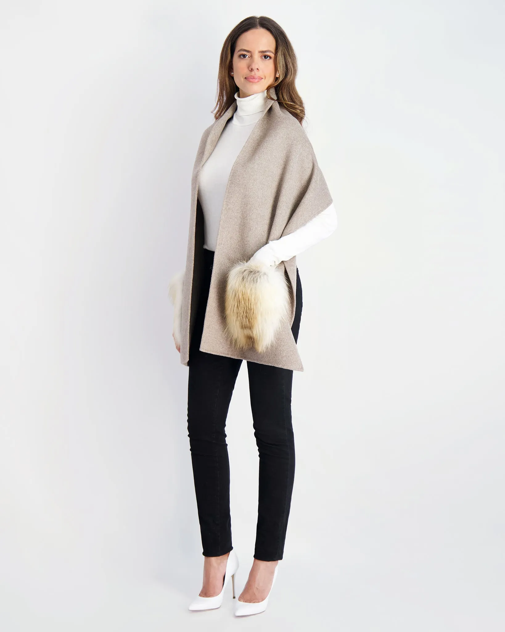 Wool Stole with Golden Island Fox Pockets