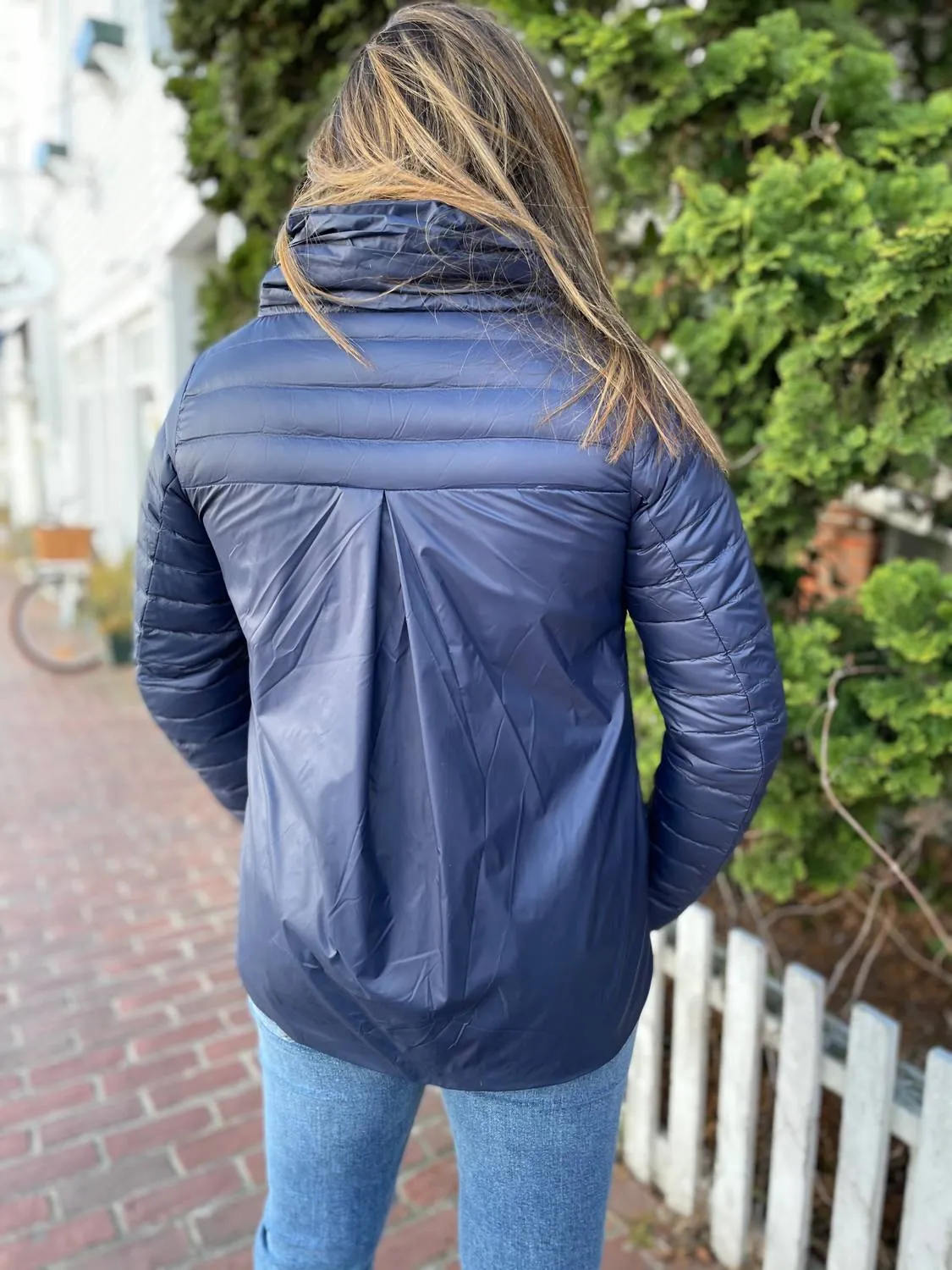 Wynn Puffer Jacket in Navy